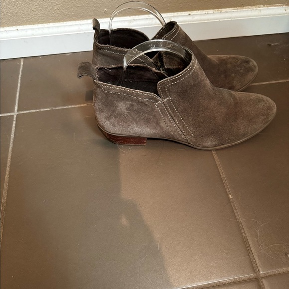 DIBA LAYLA Taupe Suede Leather Side Zip Shoe Bootie Ankle Boot Bootie Western - Picture 13 of 15